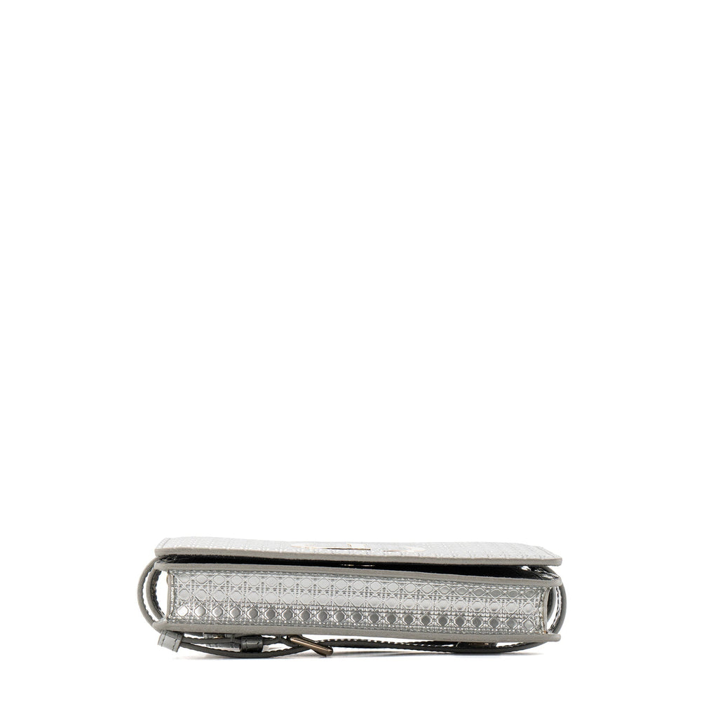 DIOR - Montaigne Pouch handbag in silver micro cannage leather